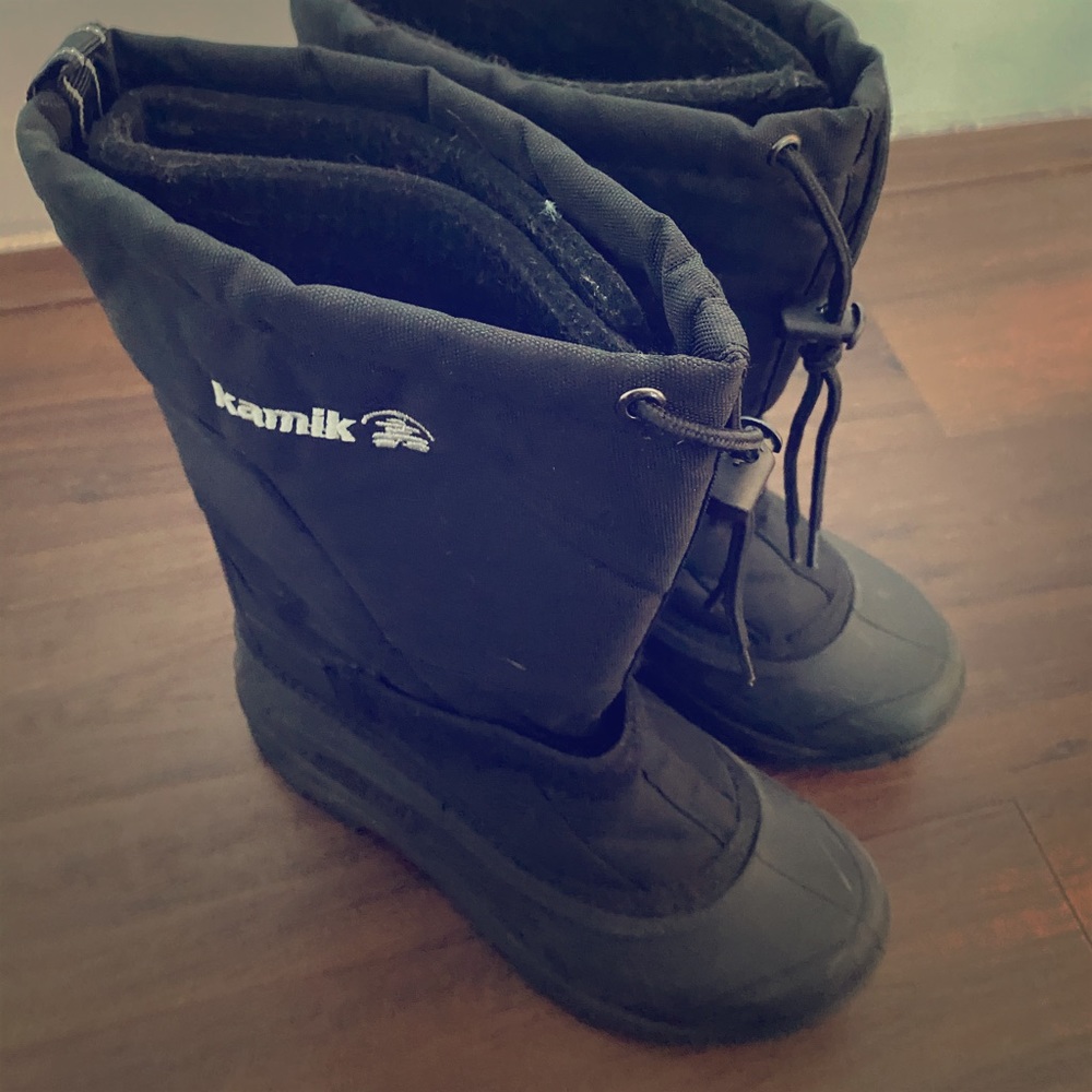 Kamik women’s winter snow boots size 9